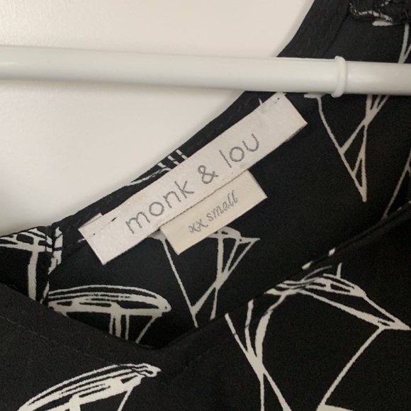 Patterned Monk & Lou sleeveless blouse - Picture 2 of 3